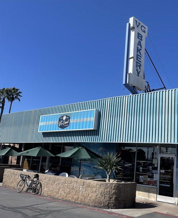 VG Donut and Bakery storefront
